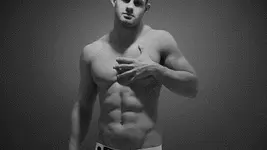 Caress pecs