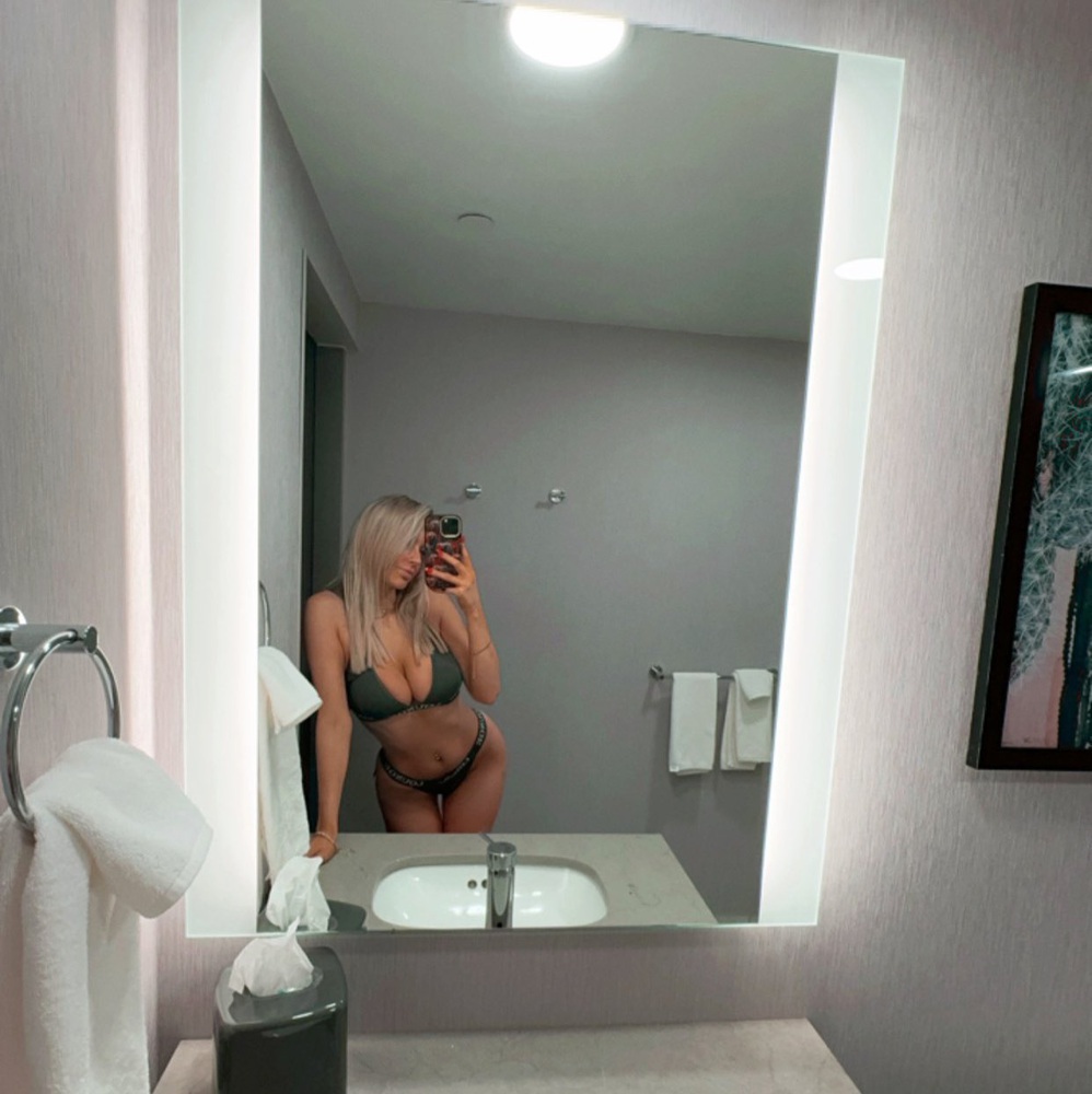 Emma - Taking a break for health issues! DMs still open but no matches unless already scheduled! : Bio
Name: Emma
Age: 21
Height: 5'6 (168 cm)
Weight: 125 lbs (57 kg)
Bra Size: 32DD
Hair: Dirty Blonde hair th...